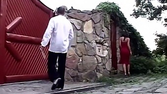 Skrytá Skupinová Sexuálna Eskapáda Dánskeho Tínedžera Na Tajnom Mieste.