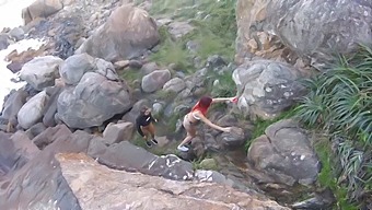 Забрањено Задовољство На Плажи Уз Врући Сусрет.
