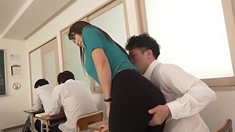 Reiko Kobayakawa'S Intense Classroom Lesson Leaves Married Women In A Wet And Silent Ecstasy